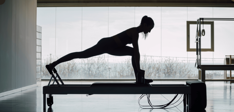 Del Reformer al Rendimiento: Cómo el Pilates Revoluciona el Entrenamiento de Fuerza y Movimiento